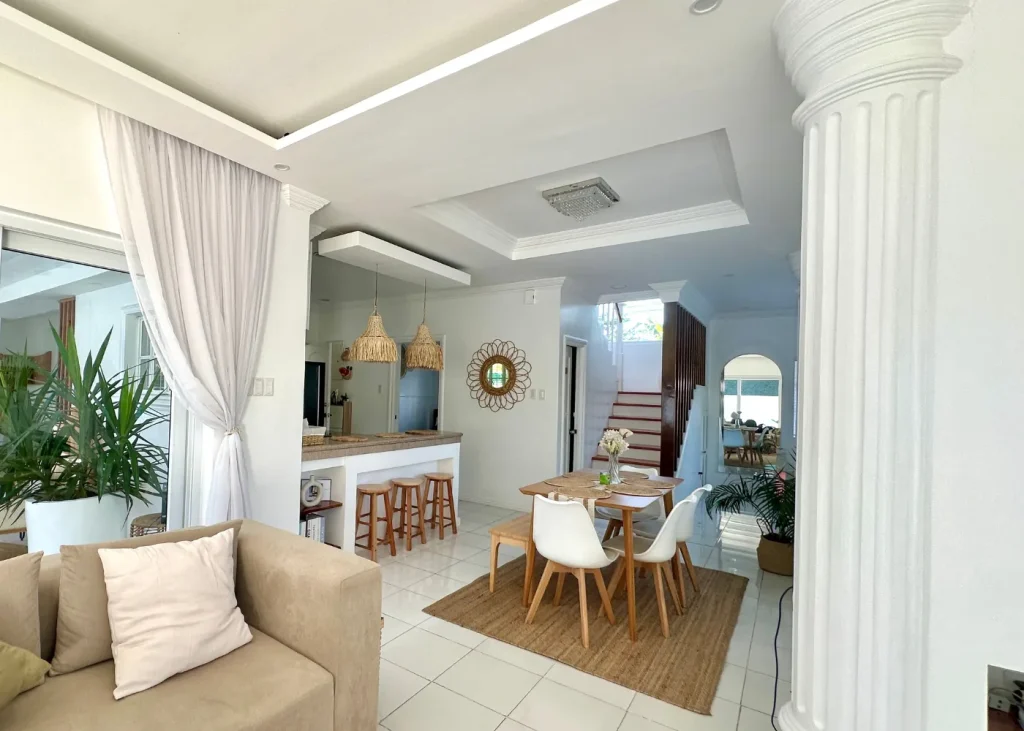 How to Set Up Effective Communication Protocols with Property Cleaning and Maintenance Teams