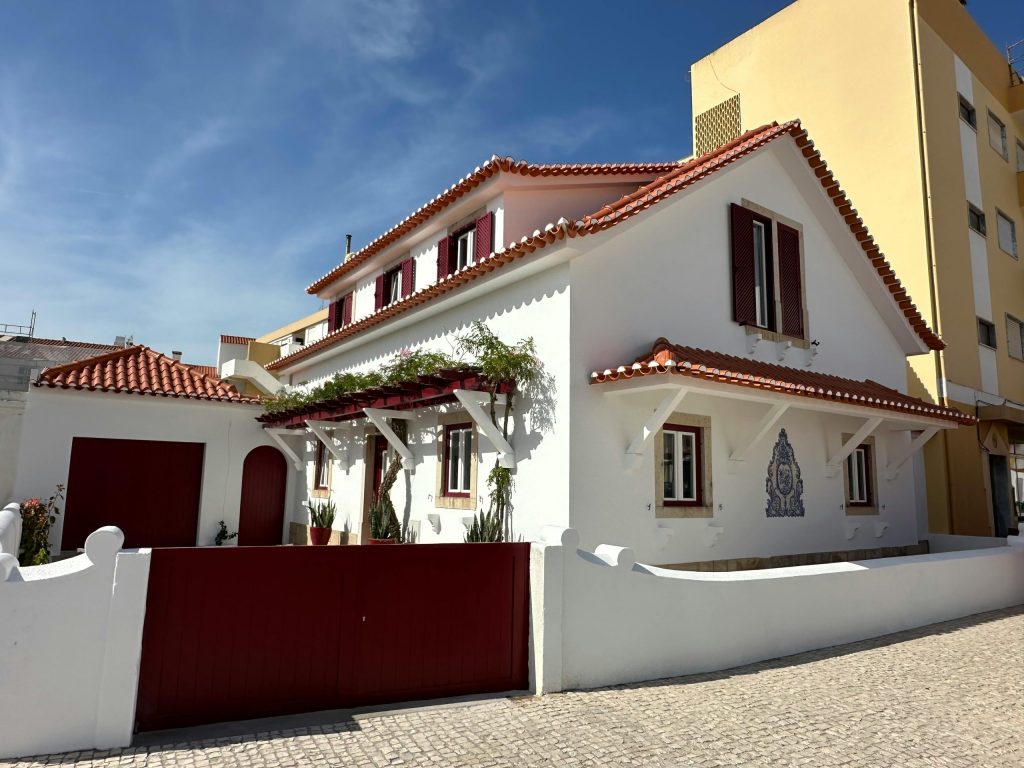 Insurance for Midterm Rentals: A Host’s Guide to Protection