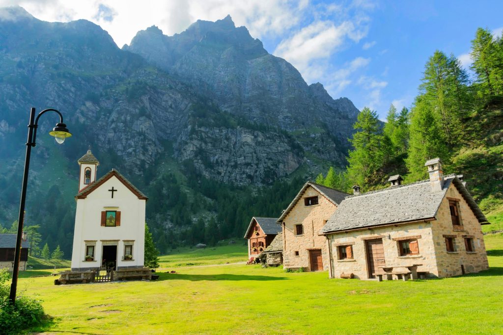 How to Make Passive Income With Airbnb